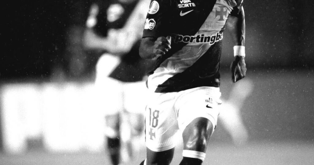 Hinestroza: de estar a un paso de Boca a ser titular de Vasco Da Gama en la semifinal de Sudamericana Hinestroza: de estar a un paso de Boca a ser titular de Vasco Da Gama en la semifinal de Sudamericana imagen-44