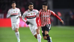 Estudiantes neutralizó a Flamengo pero va sin ventaja al Maracaná, por la Copa Libertadores: reviví lo mejor – TyC Sports Estudiantes neutralizó a Flamengo pero va sin ventaja al Maracaná, por la Copa Libertadores: reviví lo mejor - TyC Sports imagen-1