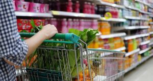 La psicología dice que devolver el carrito de la compra no se trata de seguir las reglas, sino que revela un rasgo que no se puede fingir imagen-3